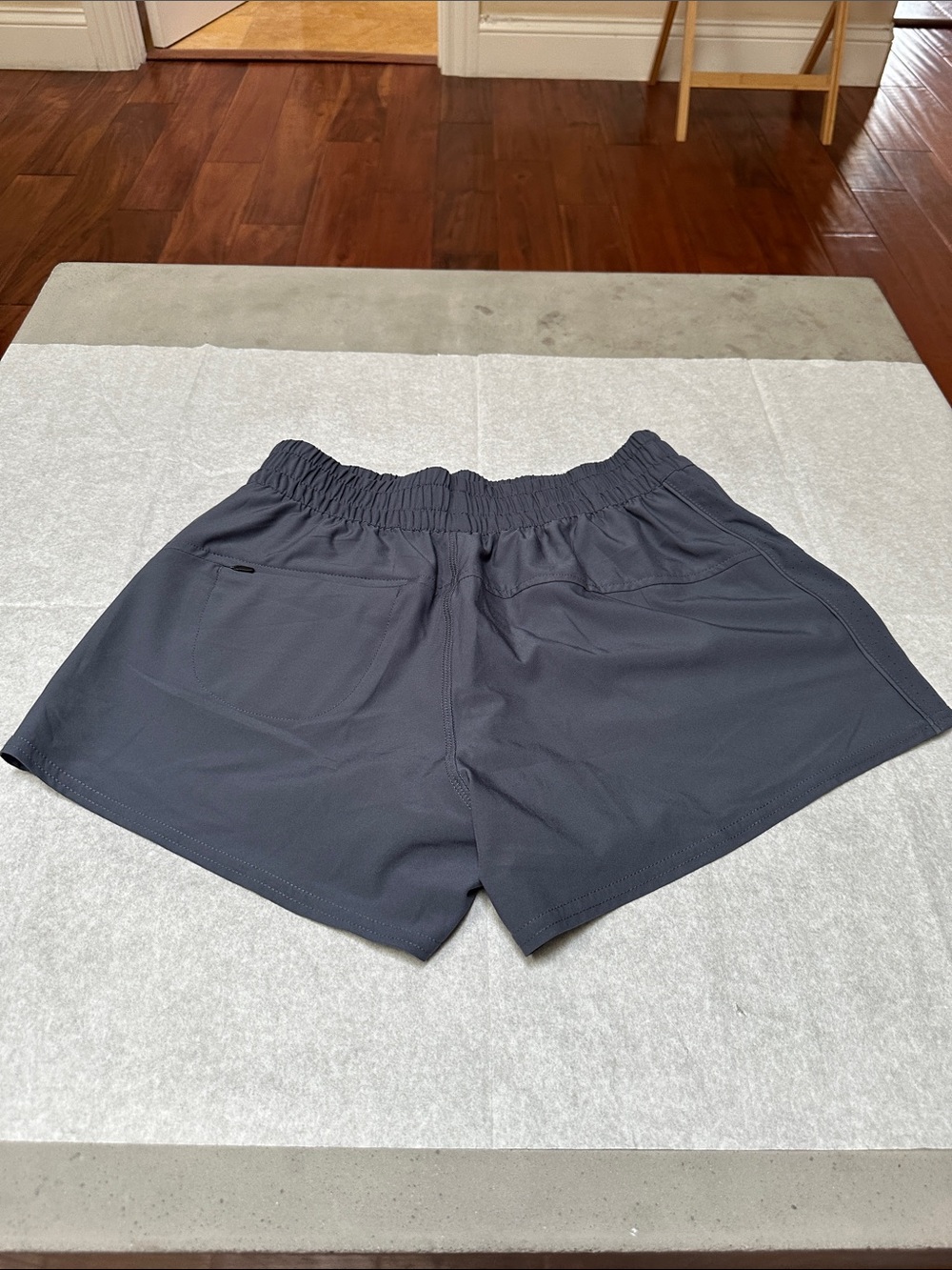 Vuori Azure dash Shorts with Elastic Waist and Zip Pockets - Picture 4 of 5